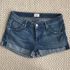 Hudson cuffed medium wash jean shorts size 28